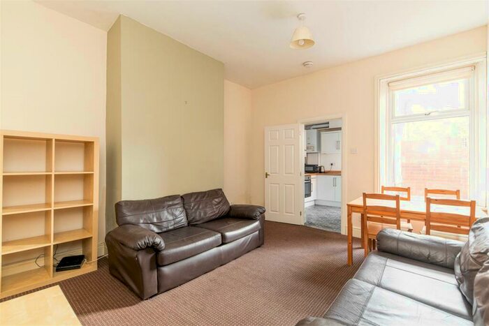 2 Bedroom Flat To Rent In Spencer Street, Heaton, Newcastle Upon Tyne, NE6