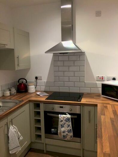 1 Bedroom Flat To Rent In Moorland Road, Leeds, West Yorkshire, LS6