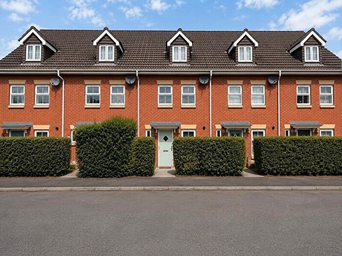 3 Bedroom Town House For Sale In Bryn Dewi Sant, Miskin, Pontyclun, Rhondda Cynon Taff., CF72