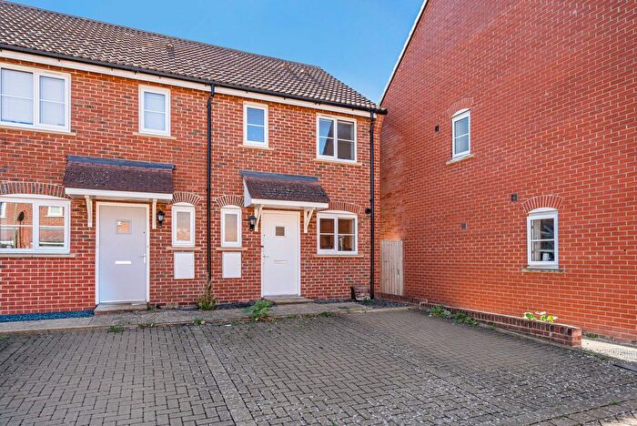 2 Bedroom End Of Terrace House For Sale In Osprey Place, Didcot, OX11