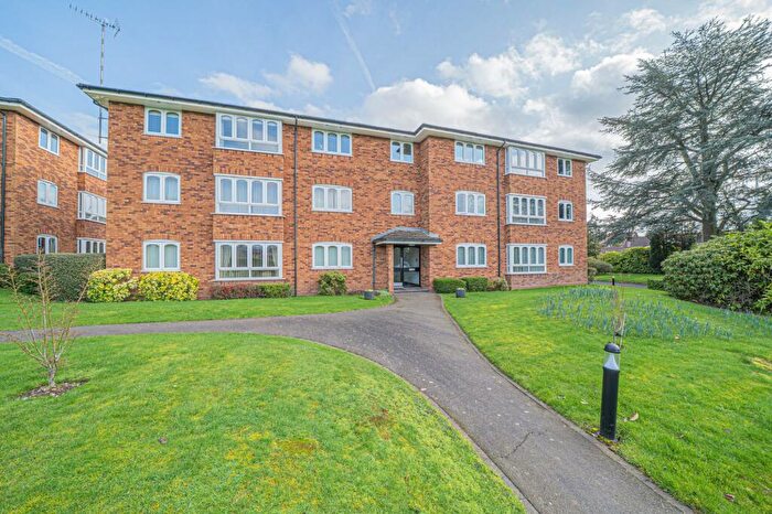 2 Bedroom Apartment For Sale In Alderham Close, Solihull, B91