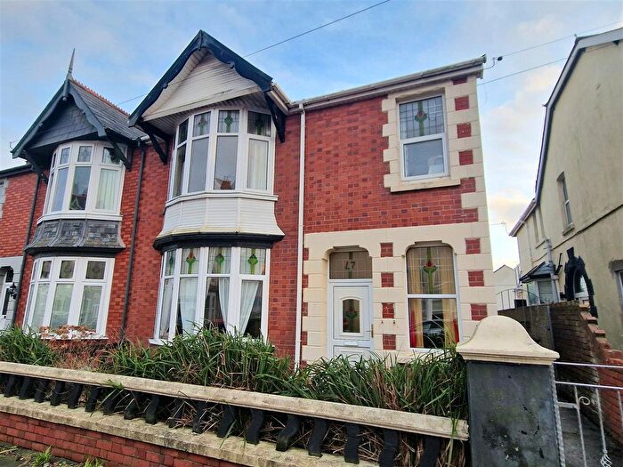 5 Bedroom Semi Detached House For Sale In Victoria Avenue, Porthcawl, CF36