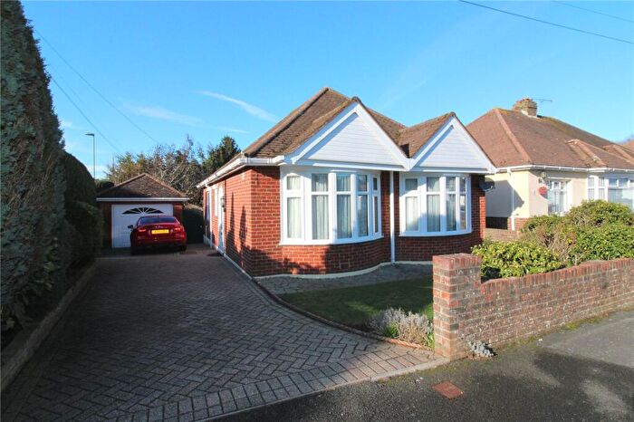 3 Bedroom Bungalow For Sale In Chamberlain Grove, Fareham, Hampshire, PO14