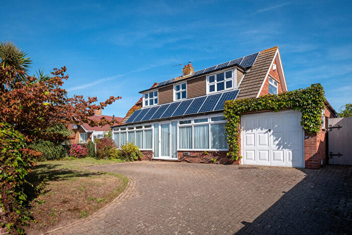 3 Bedroom Detached House For Sale In Homefield Avenue, Bradwell, Norfolk, NR31