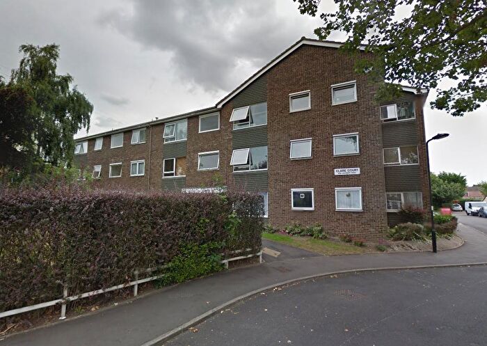 3 Bedroom Flat To Rent In Hertford Road, London, EN3