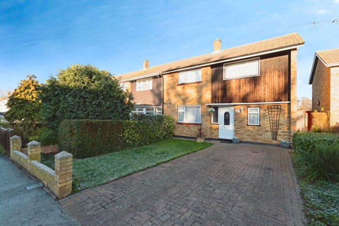 3 Bedroom End Of Terrace House For Sale In Winifred Road, Basildon, Essex, SS13