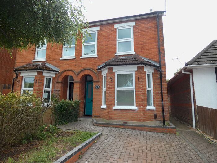 3 Bedroom Property To Rent In Union Street, Farnborough, GU14