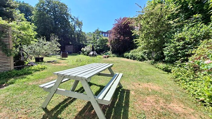 2 Bedroom Flat To Rent In Greville Road, London, NW6