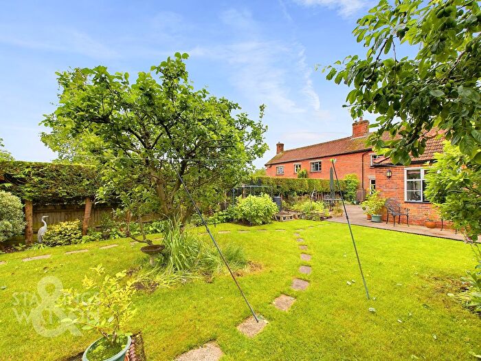 4 Bedroom Cottage For Sale In South Green, Mattishall, Dereham, NR20
