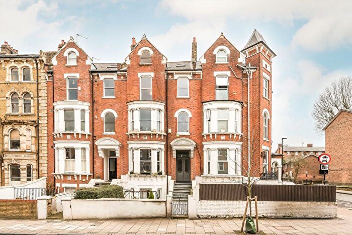 2 Bedroom Flat To Rent In Bedford Road, London, SW4