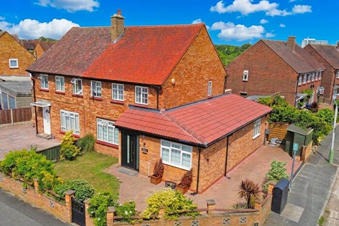 4 Bedroom Semi-Detached House For Sale In St. Peters Road, Cowley, Uxbridge, UB8