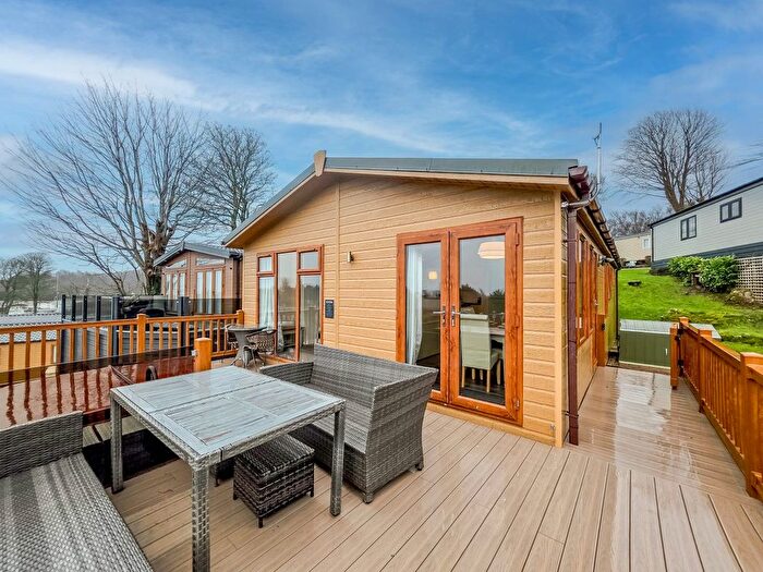 3 Bedroom Park Home For Sale In Llanrug, Caernarfon, LL55