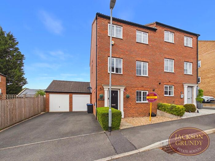 4 Bedroom Semi-Detached House For Sale In Bramble Close, Little Billing, NN3