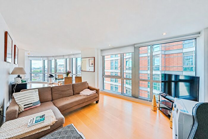 1 Bedroom Flat For Sale In Fairmont Avenue, London, E14