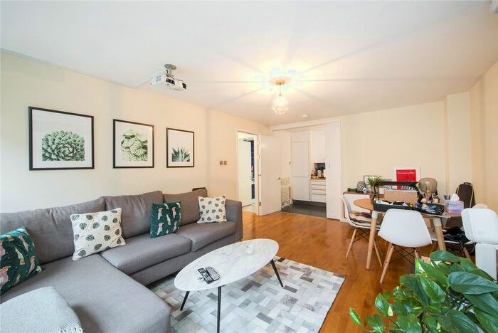 1 Bedroom Mews To Rent In Gower Mews, Fitzrovia, WC1E
