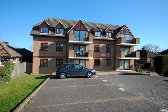 2 Bedroom Flat To Rent In Baring Road, London, SE12