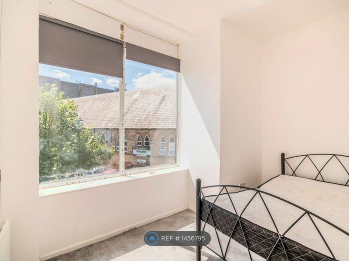 1 Bedroom Flat To Rent In Daisy Hill, Dewsbury, WF13