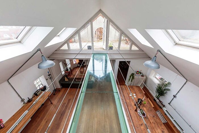 2 Bedroom Maisonette For Sale In Ship And Mermaid Row, London Bridge, London, SE1