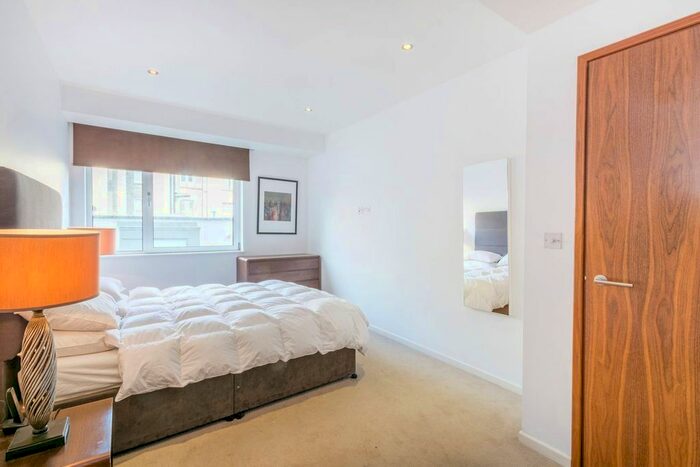 1 Bedroom Flat To Rent In Baker Street, Marylebone, London, W1U