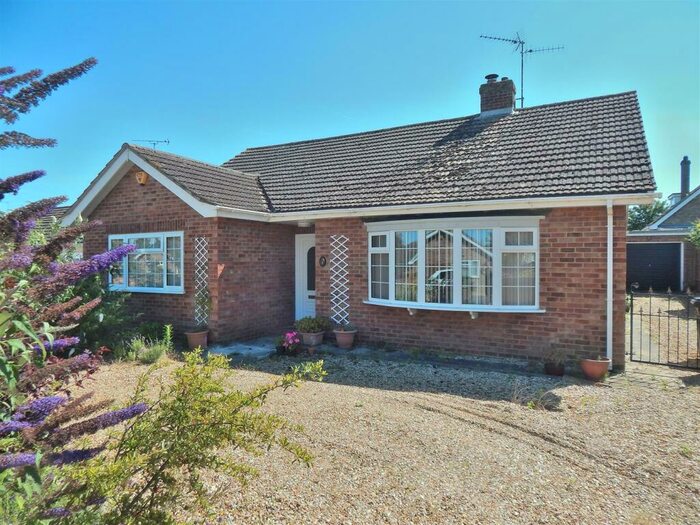 3 Bedroom Detached Bungalow For Sale In Silver Drive, Dersingham, King