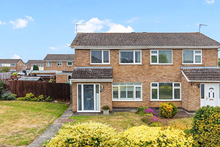 3 Bedroom Semi-Detached House For Sale In Oldenburg Road, Corby, NN18