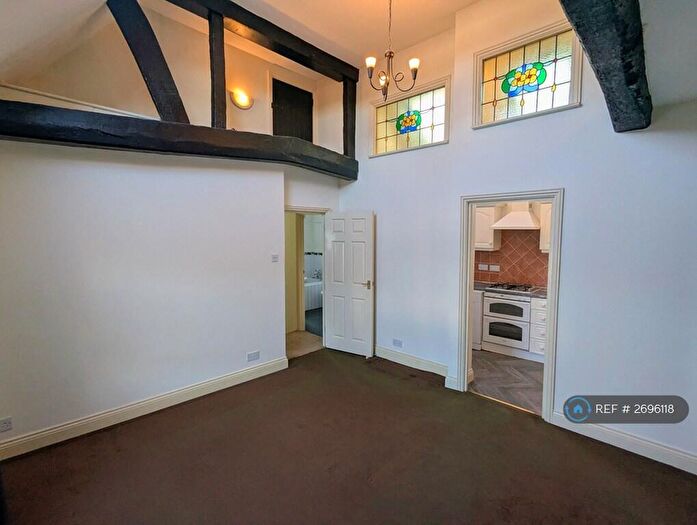 2 Bedroom Flat To Rent In High Street, Dorking, RH4