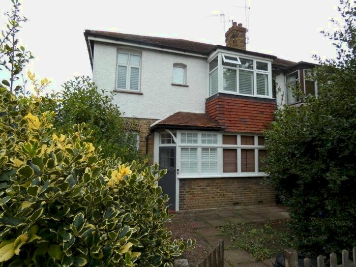 2 Bedroom Maisonette To Rent In Holly Bush Lane, Hampton, TW12