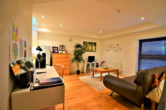 Studio To Rent In Victory Road Mews, Wimbledon, SW19