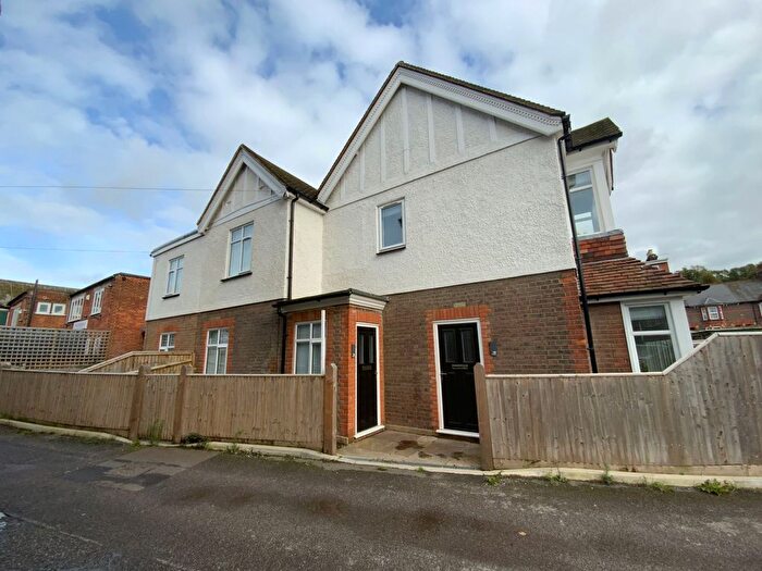 1 Bedroom End Of Terrace House To Rent In Higham Road, Chesham, HP5