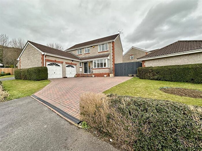 4 Bedroom Detached House For Sale In Farthing Combe, Axbridge, BS26