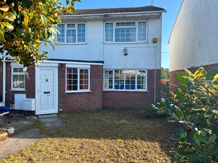 2 Bedroom Flat For Sale In The Quadrilles, Ableton Lane, BS35