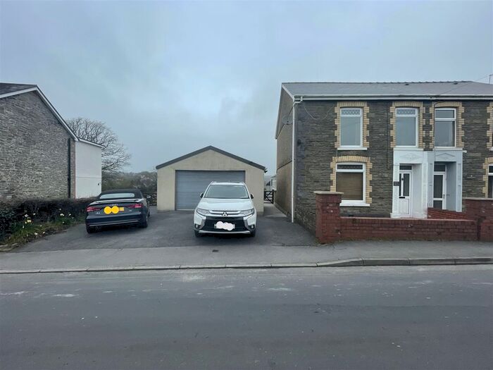 3 Bedroom Semi-Detached House To Rent In Drefach, Llanelli, SA14