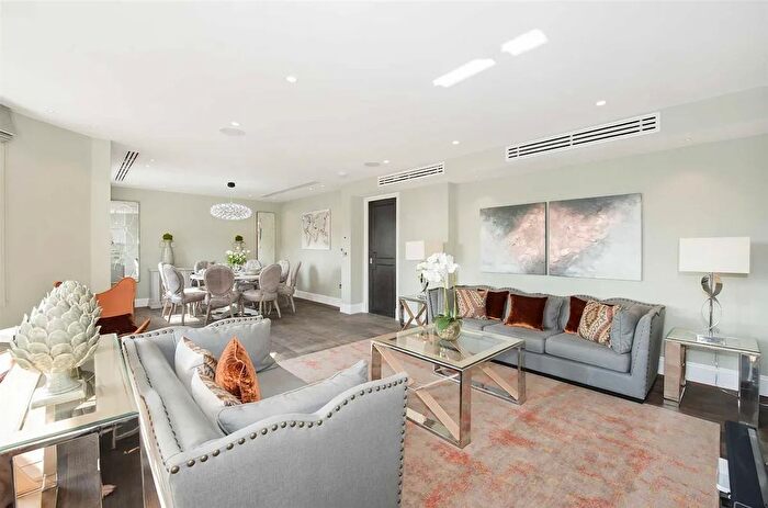 5 Bedroom Flat To Rent In Arkwright Road, Hampstead, NW3