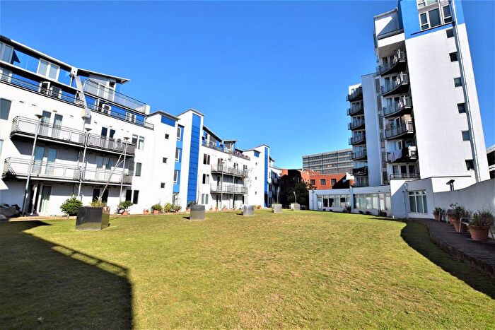 1 Bedroom Flat To Rent In The Plaza, Sanford Street, Swindon, SN1