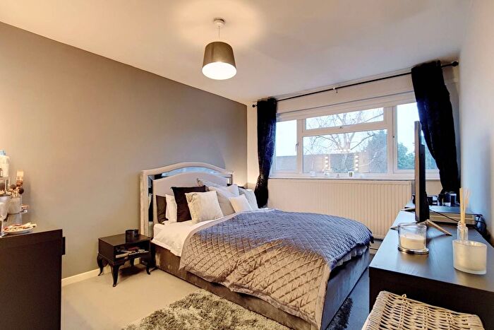 3 Bedroom End Of Terrace House To Rent In Boddicott Close, Southfields, London, SW19
