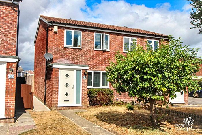 2 Bedroom Semi Detached House For Sale In Rosedale Gardens, Thatcham, Berkshire, RG19