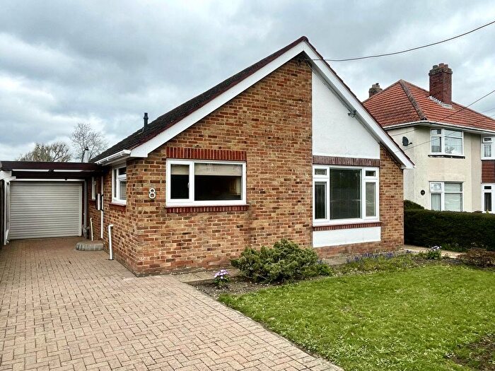 2 Bedroom Detached Bungalow For Sale In Granada Road, Hedge End, SO30