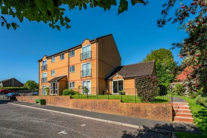 1 Bedroom Bungalow To Rent In Castleview Gardens, High Wycombe, HP12