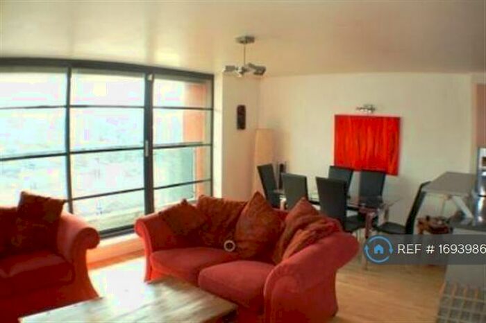 3 Bedroom Flat To Rent In Building, Manchester, M4