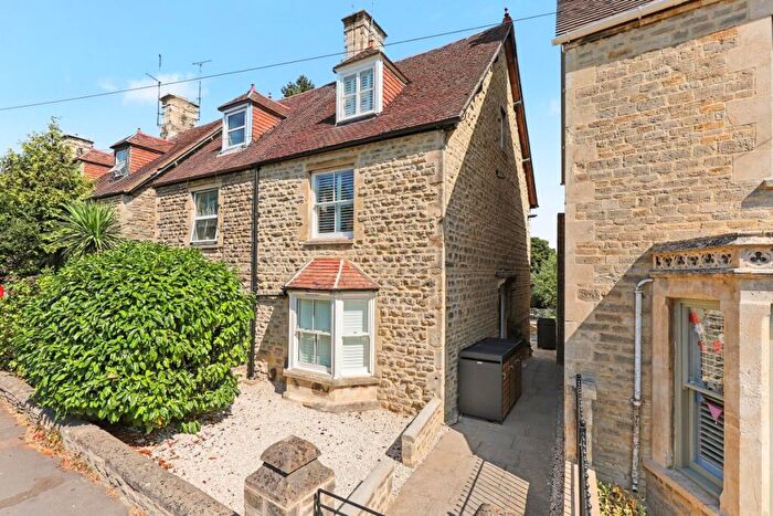 2 Bedroom Flat To Rent In Mill Street Witney, OX28