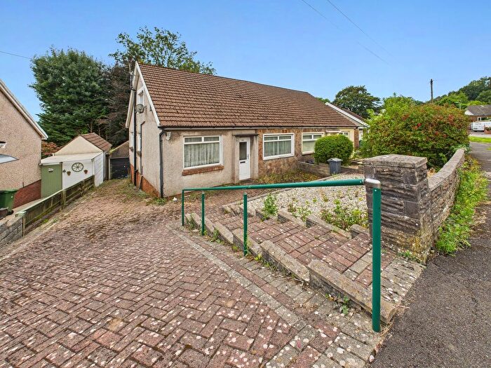 2 Bedroom Semi-detached Bungalow For Sale In Caer Wenallt, Cardiff., CF14