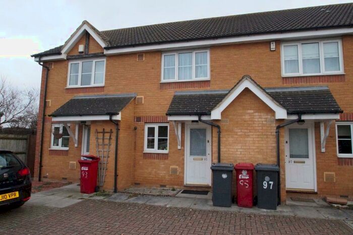 2 Bedroom House To Rent In Eltham Avenue, Cippenham, SL1