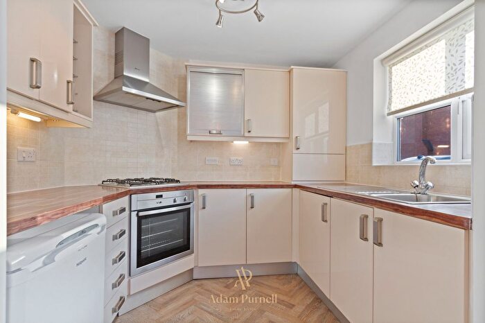 2 Bedroom Flat For Sale In Pickering Place, Burbage, LE10