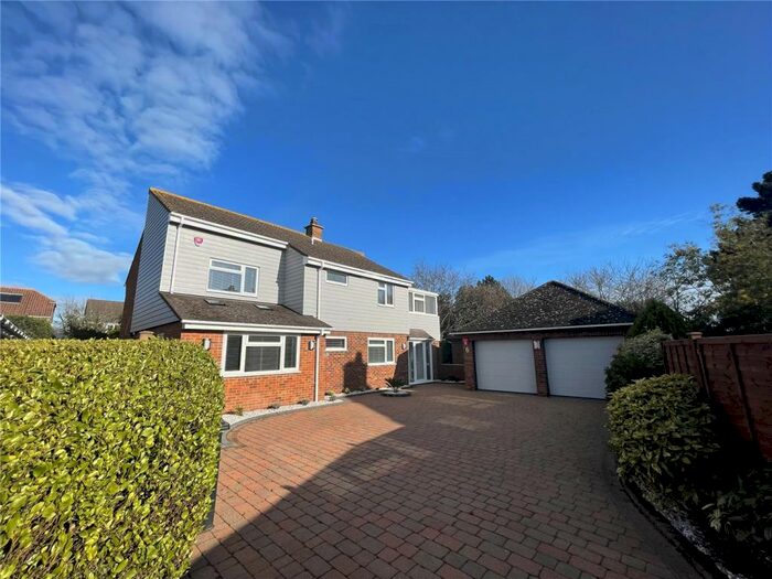 4 Bedroom Detached House To Rent In Vecta Close, Christchurch, BH23