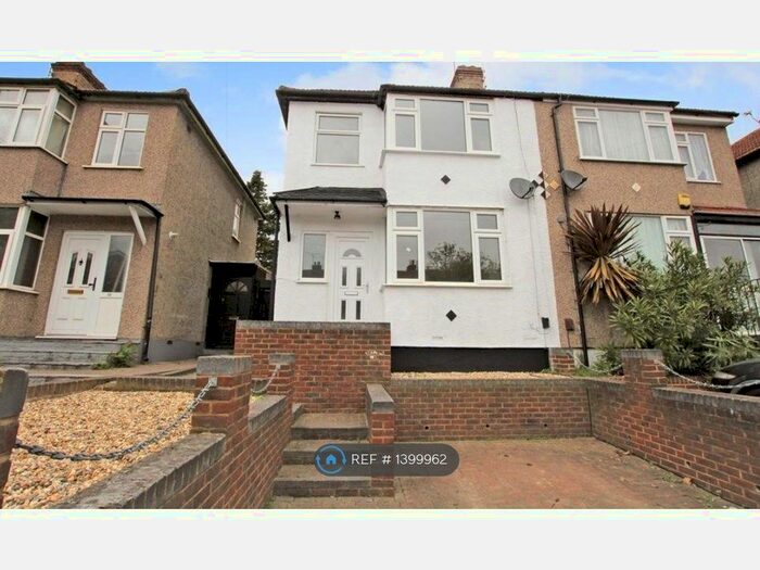 4 Bedroom Semi-Detached House To Rent In Bexley Lane, Crayford, Dartford, DA1