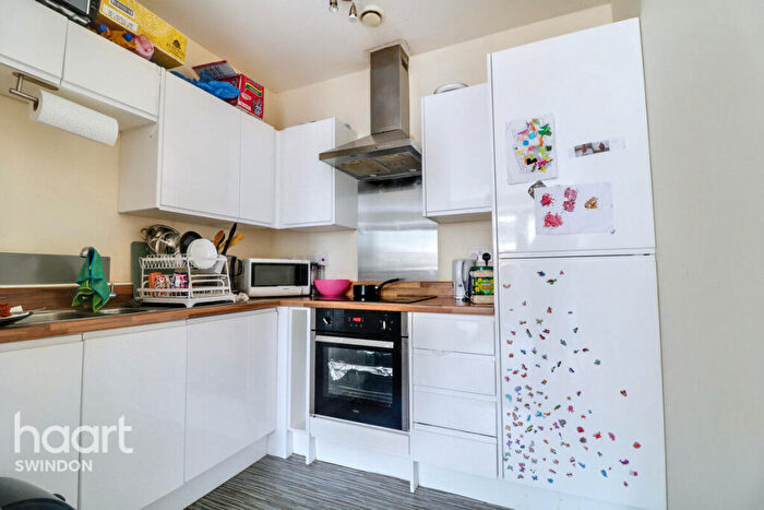 1 Bedroom Flat For Sale In Farnsby Street, Swindon, SN1