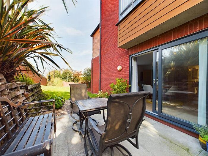 2 Bedroom Flat For Sale In Albion Street, New Brighton, Wallasey, CH45