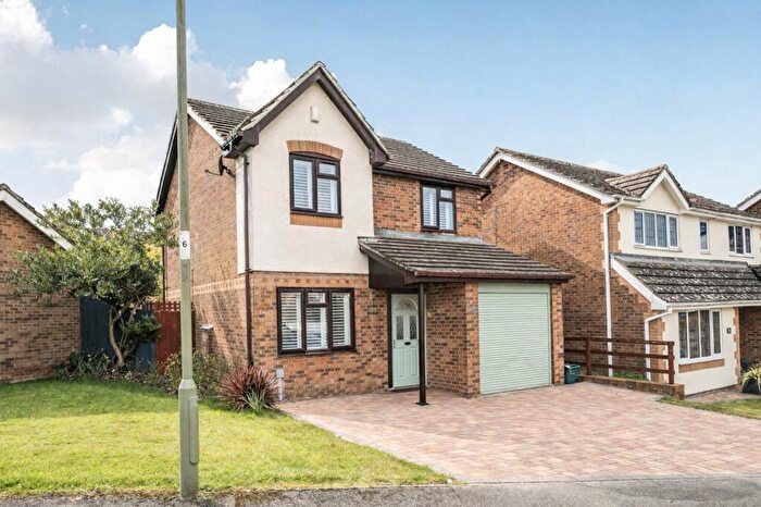 3 Bedroom Detached House For Sale In Primrose Gardens, Hatch Warren, RG22