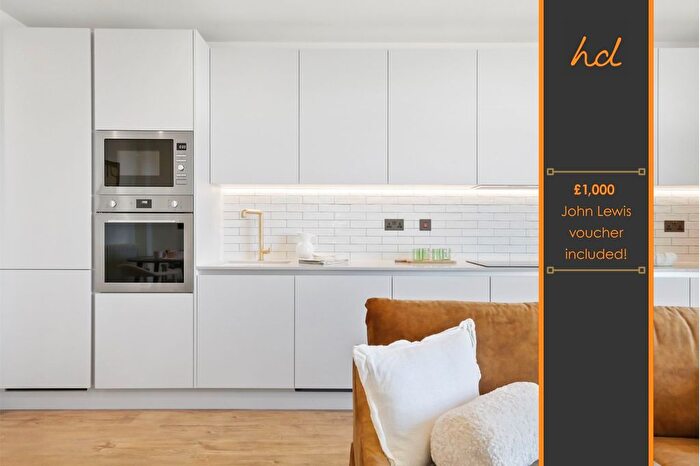 1 Bedroom Parking To Rent In Selborne Road, London, E17