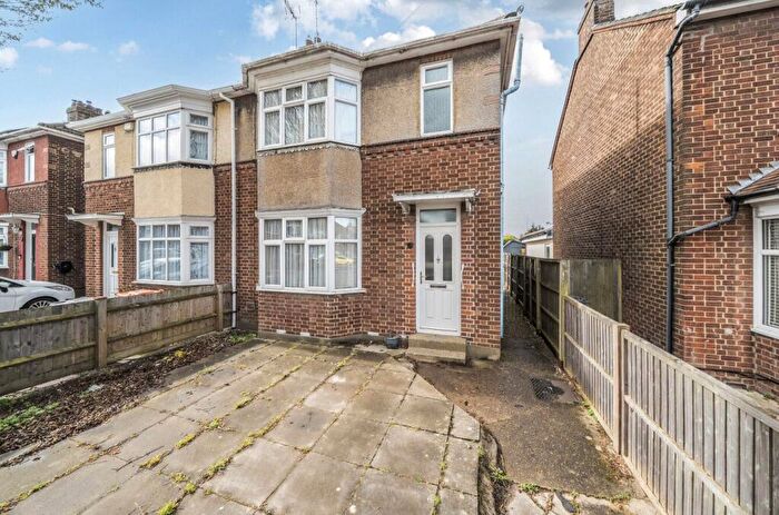 3 Bedroom Semi-Detached House For Sale In Douglas Crescent, Houghton Regis, Dunstable, LU5